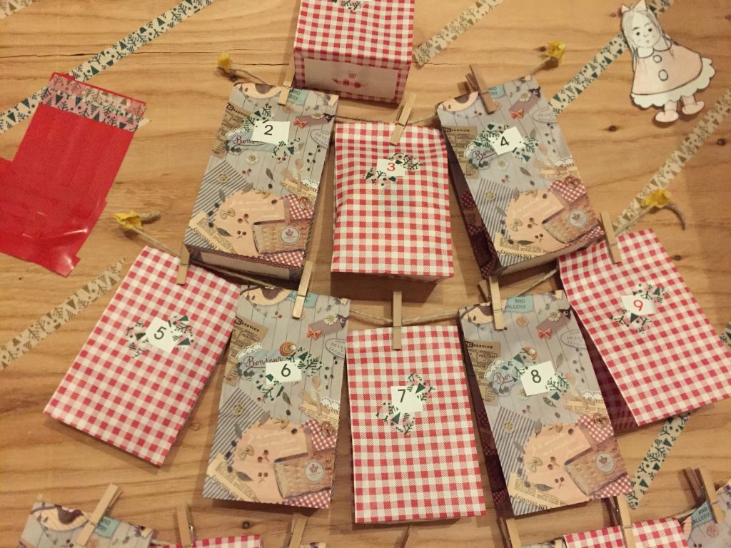 アドベントカレンダーを手作りしました!クリスマスまでカウントダウン!